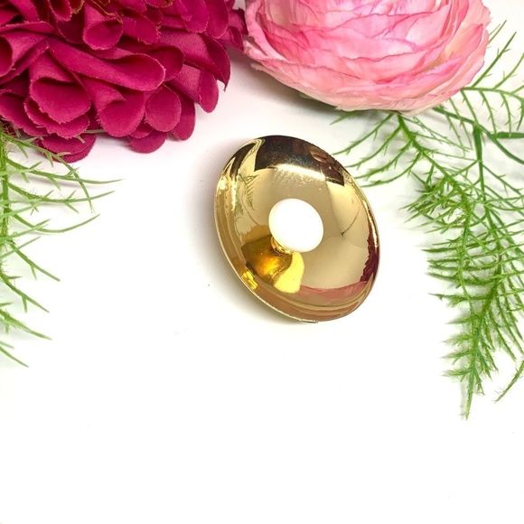 VINTAGE⚜️VOGUE Porcelain Oval Golden Brooch - Picture 4 of 10